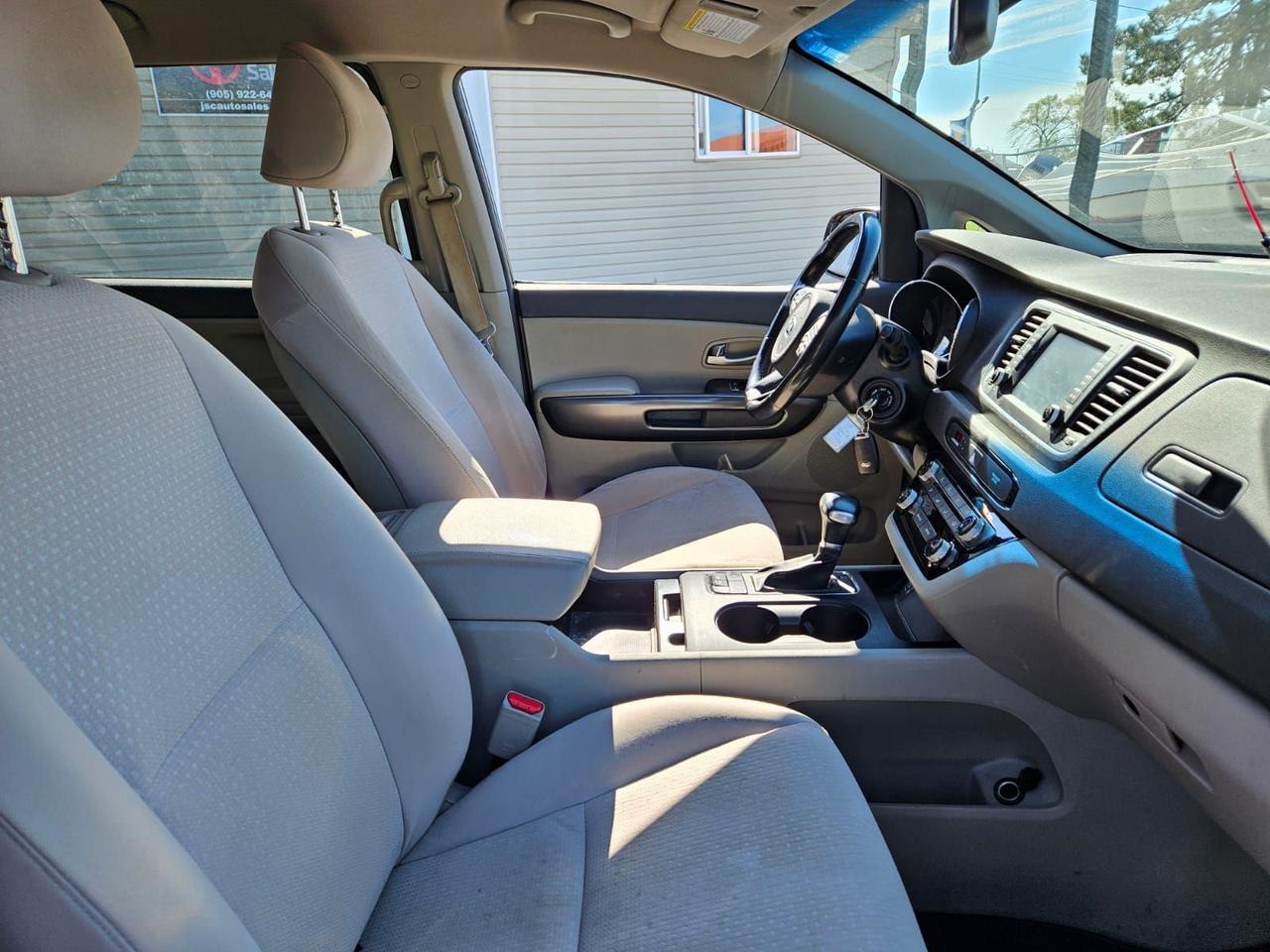 2018 Kia Sedona LX Photo