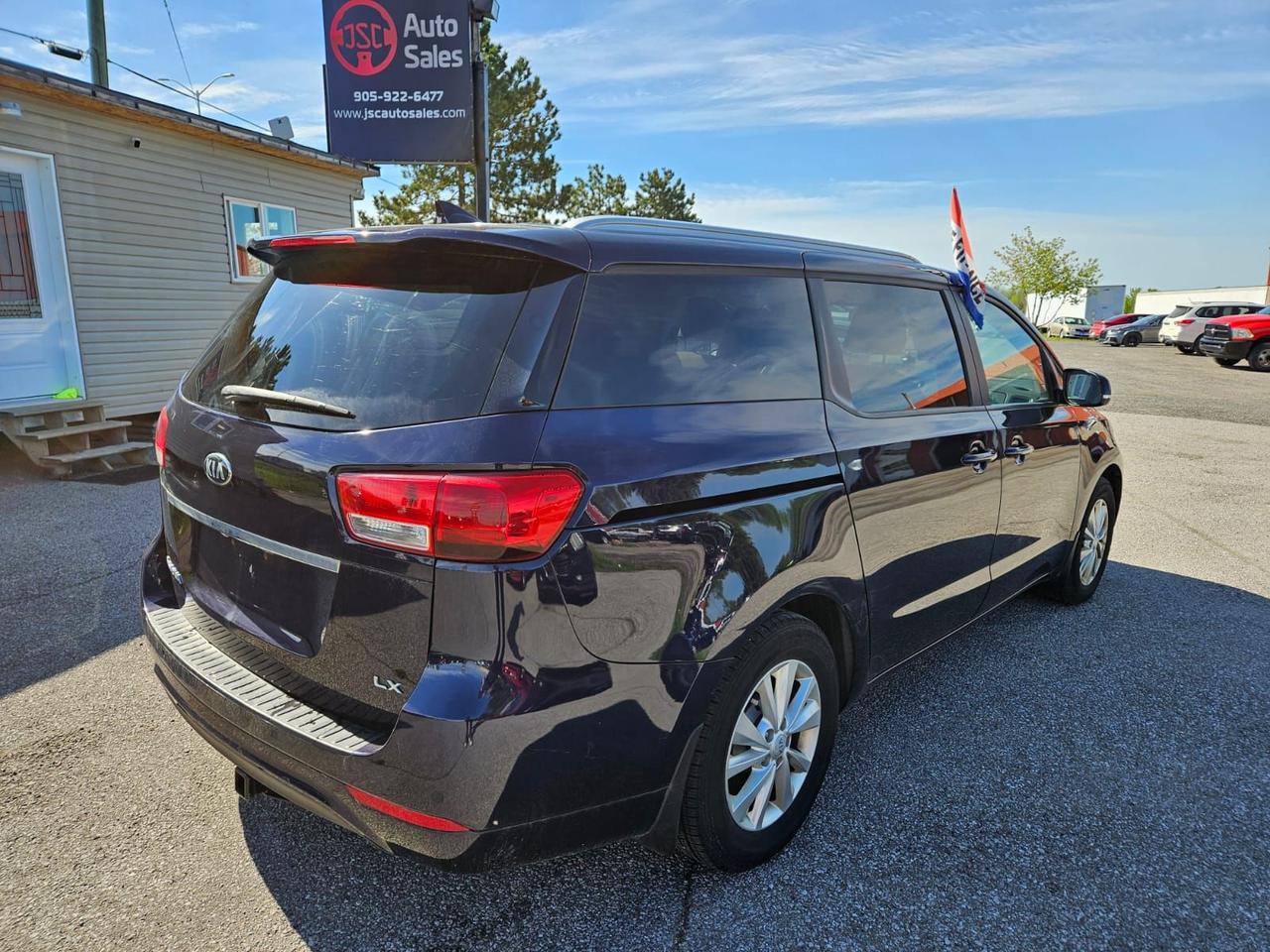 2018 Kia Sedona LX Photo