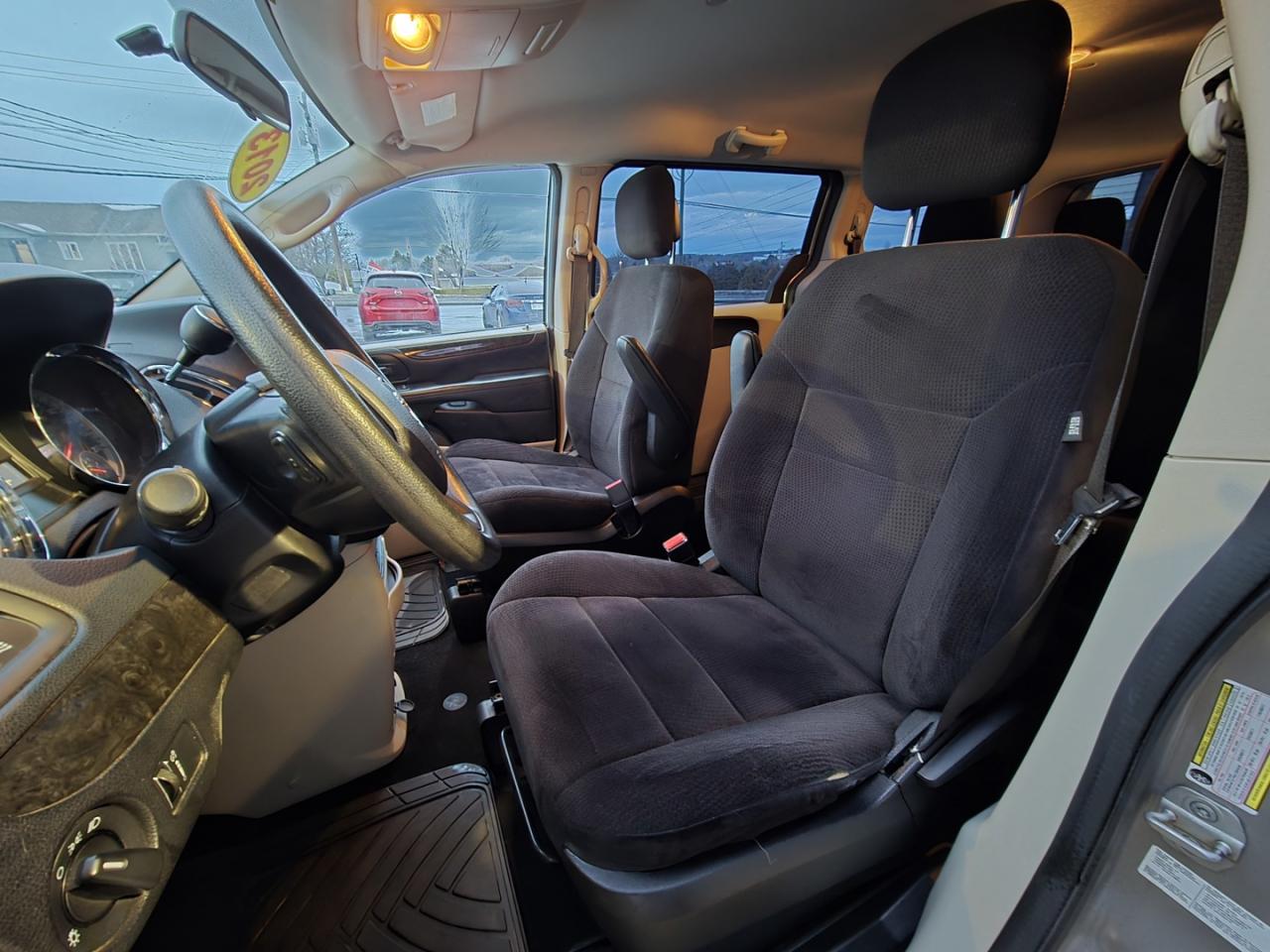 2013 Dodge Grand Caravan SE - Photo #8