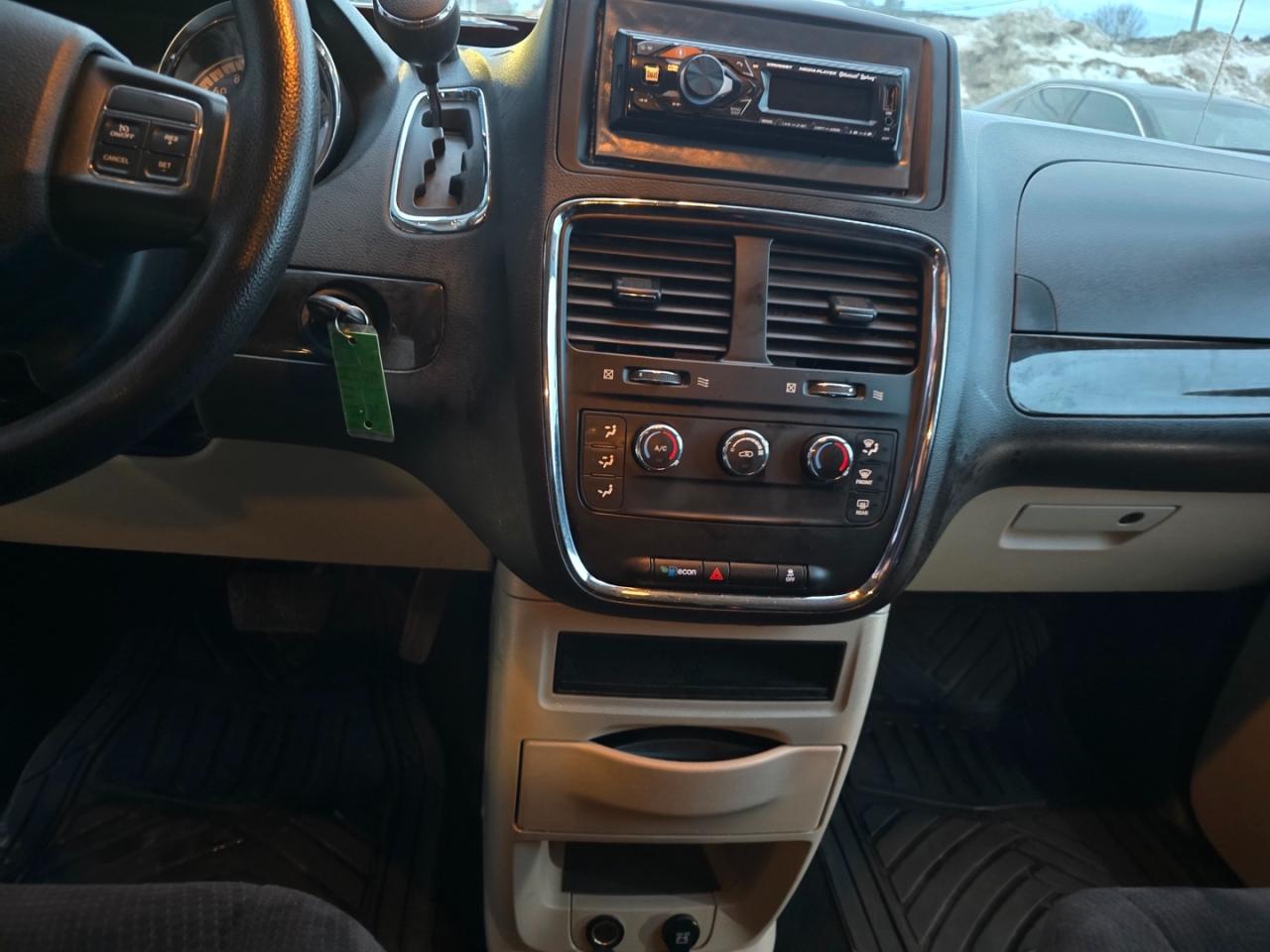 2013 Dodge Grand Caravan SE - Photo #7