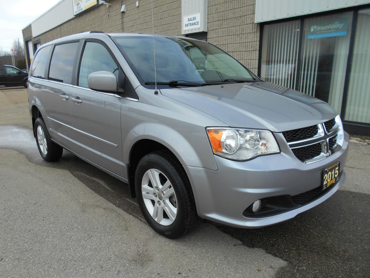 2015 Dodge Grand Caravan Crew Plus-Wheelchair Accessible Rear Entry Photo