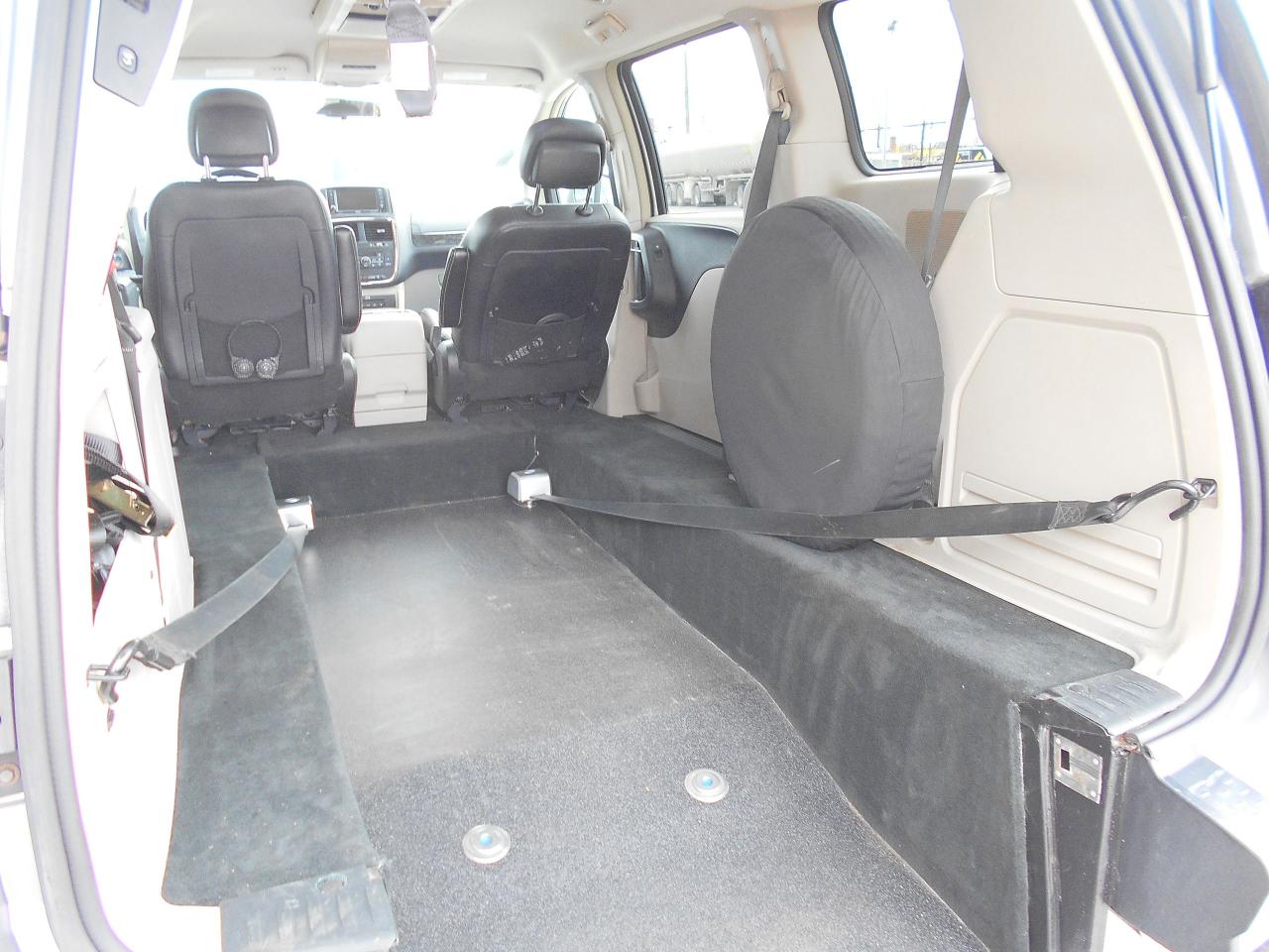 2015 Dodge Grand Caravan Crew Plus-Wheelchair Accessible Rear Entry Photo