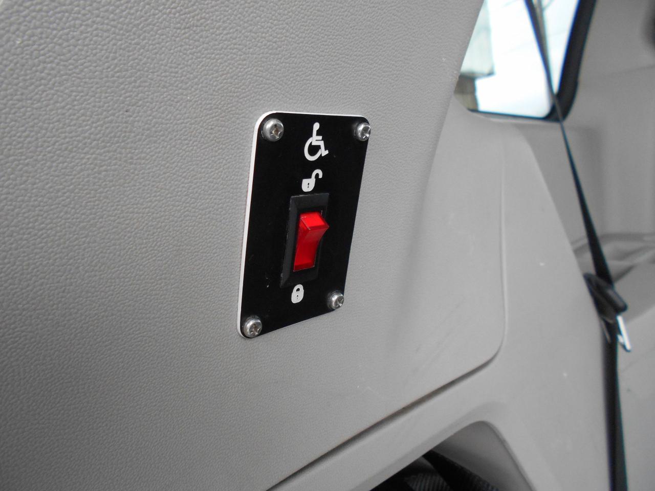 2015 Dodge Grand Caravan Crew Plus-Wheelchair Accessible Rear Entry Photo