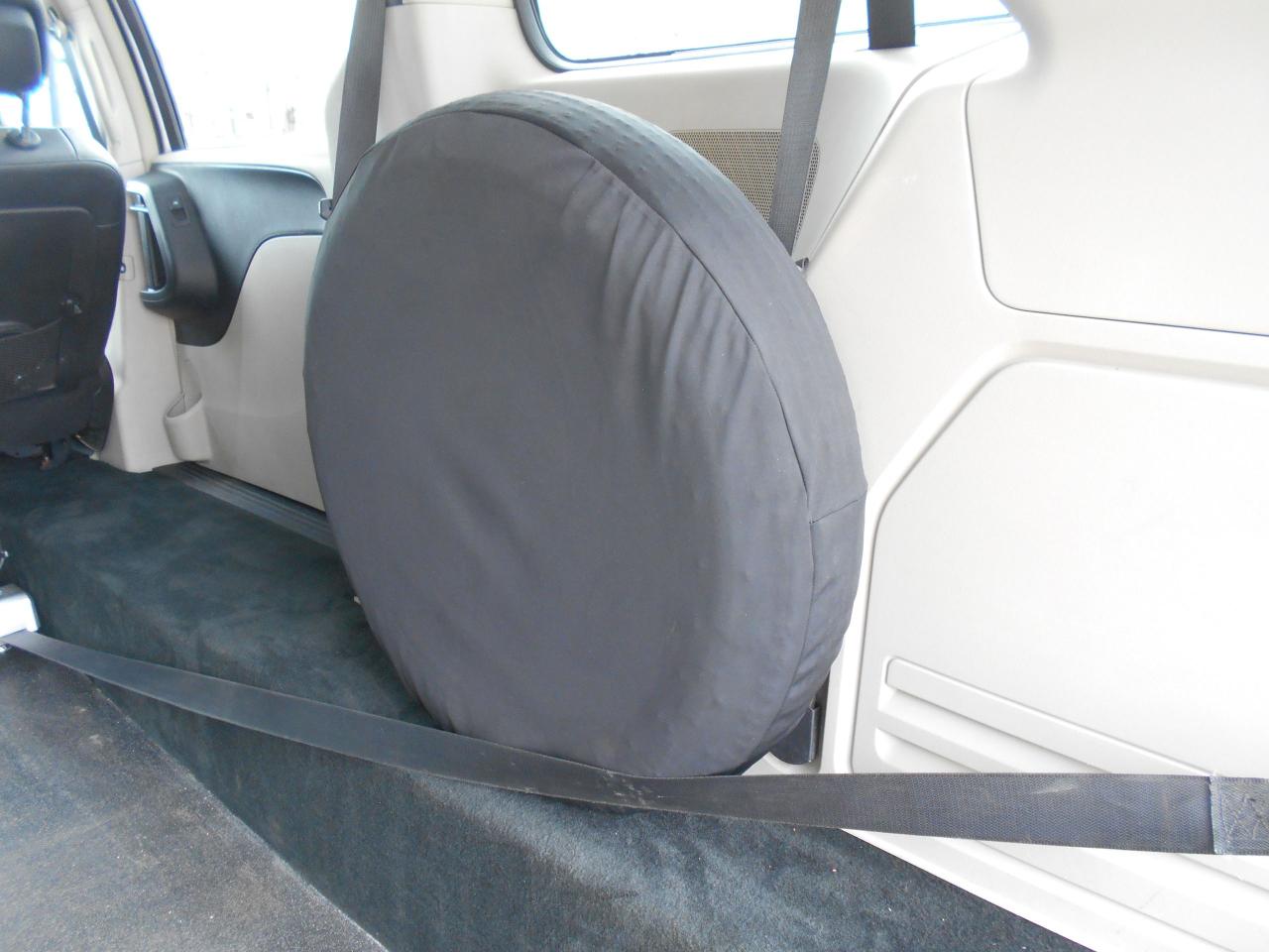 2015 Dodge Grand Caravan Crew Plus-Wheelchair Accessible Rear Entry Photo