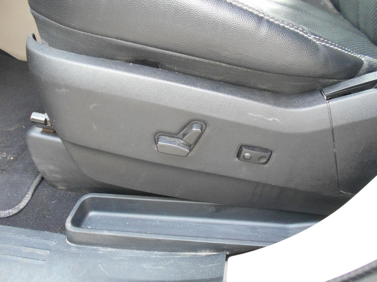 2015 Dodge Grand Caravan Crew Plus-Wheelchair Accessible Rear Entry Photo