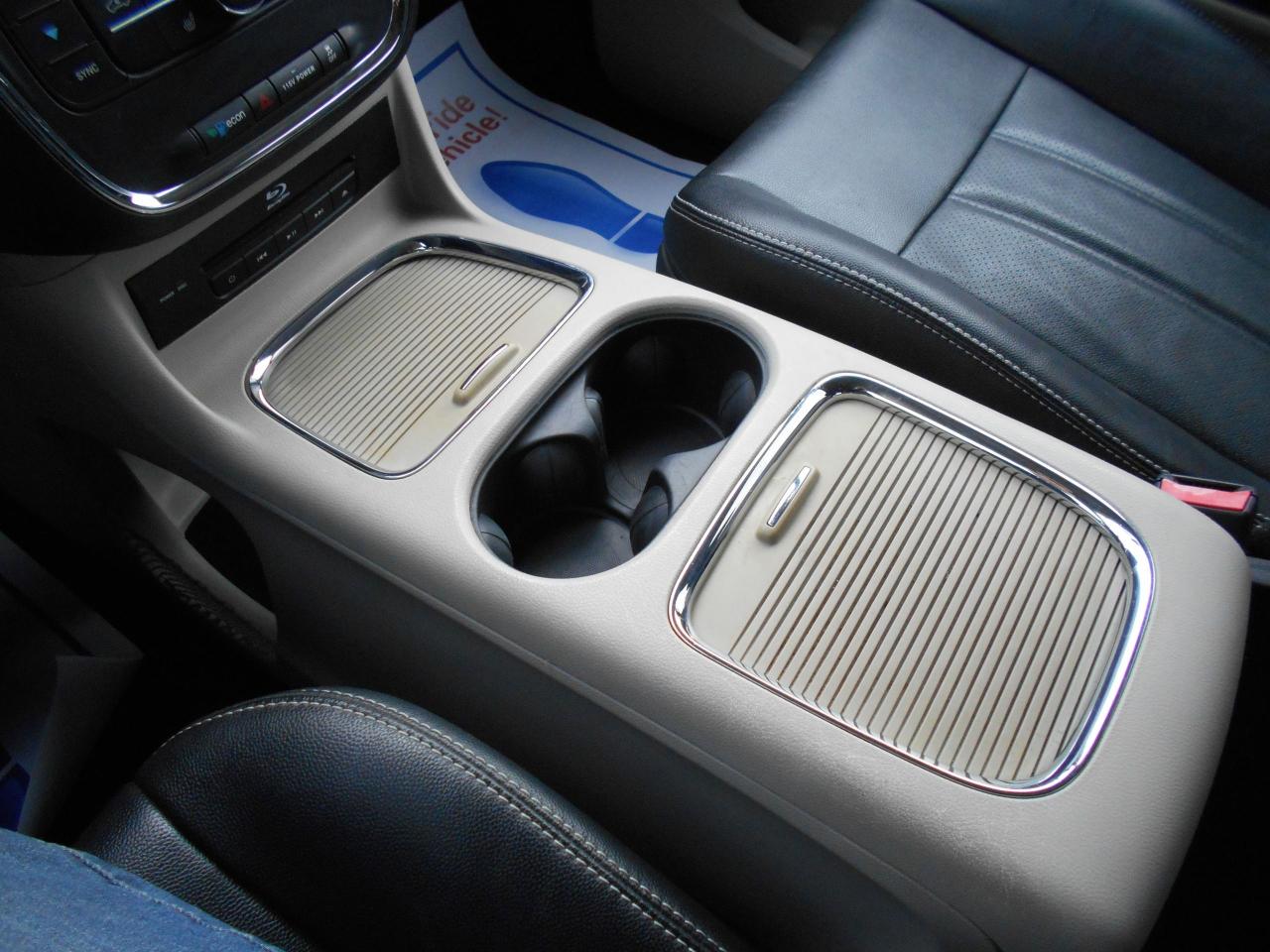 2015 Dodge Grand Caravan Crew Plus-Wheelchair Accessible Rear Entry Photo