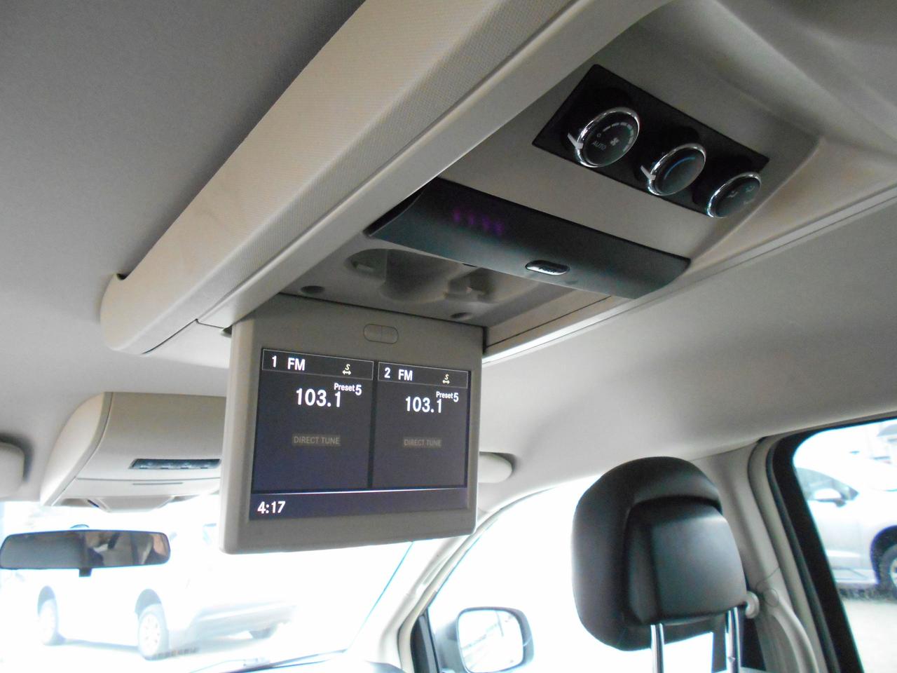 2015 Dodge Grand Caravan Crew Plus-Wheelchair Accessible Rear Entry Photo