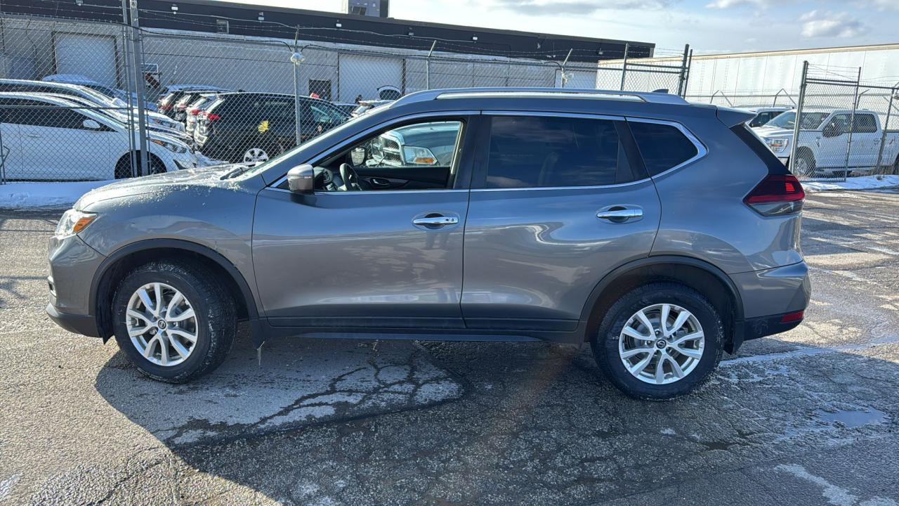 2018 Nissan Rogue SV MODEL, AWD Photo1