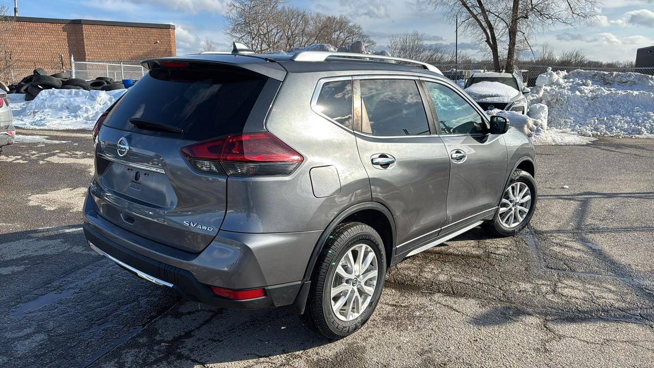 2018 Nissan Rogue SV MODEL, AWD Photo13