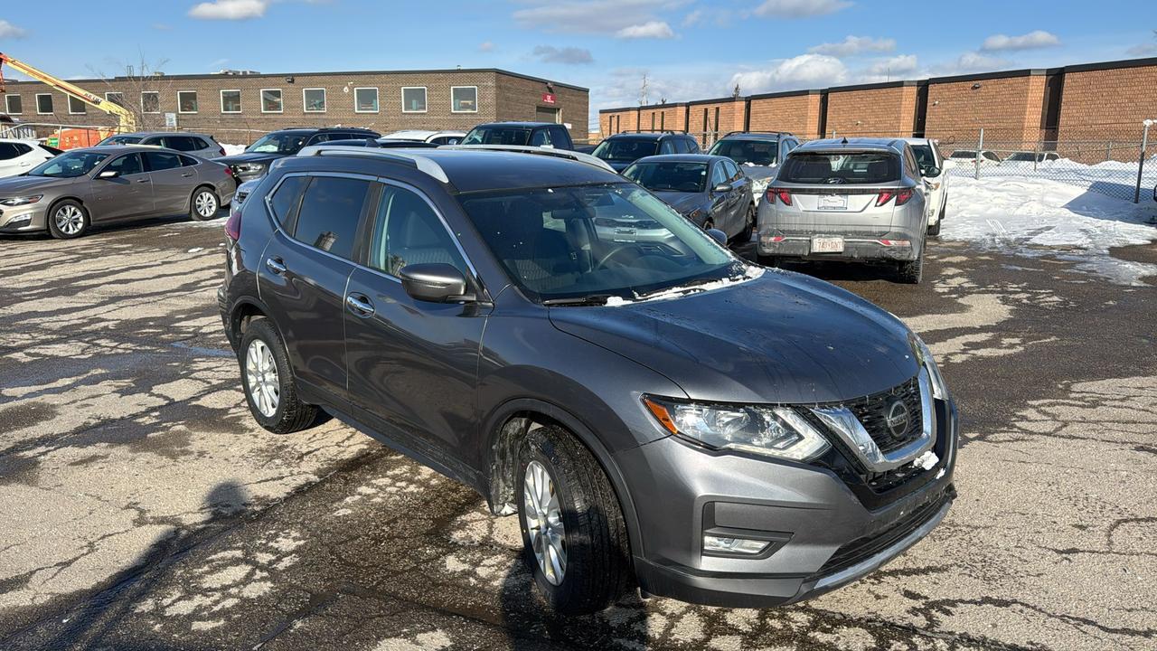 2018 Nissan Rogue SV MODEL, AWD Photo14