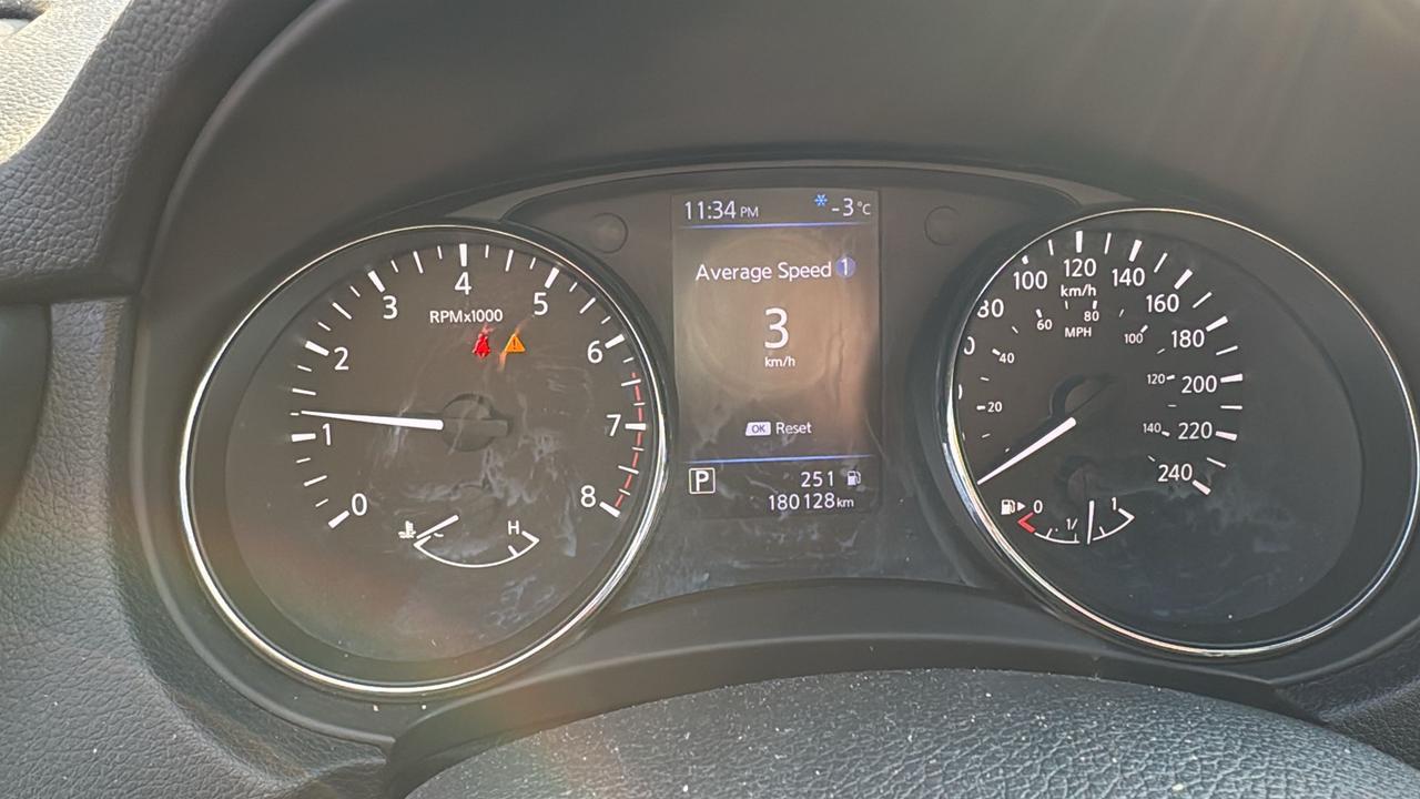 2018 Nissan Rogue SV MODEL, AWD Photo8