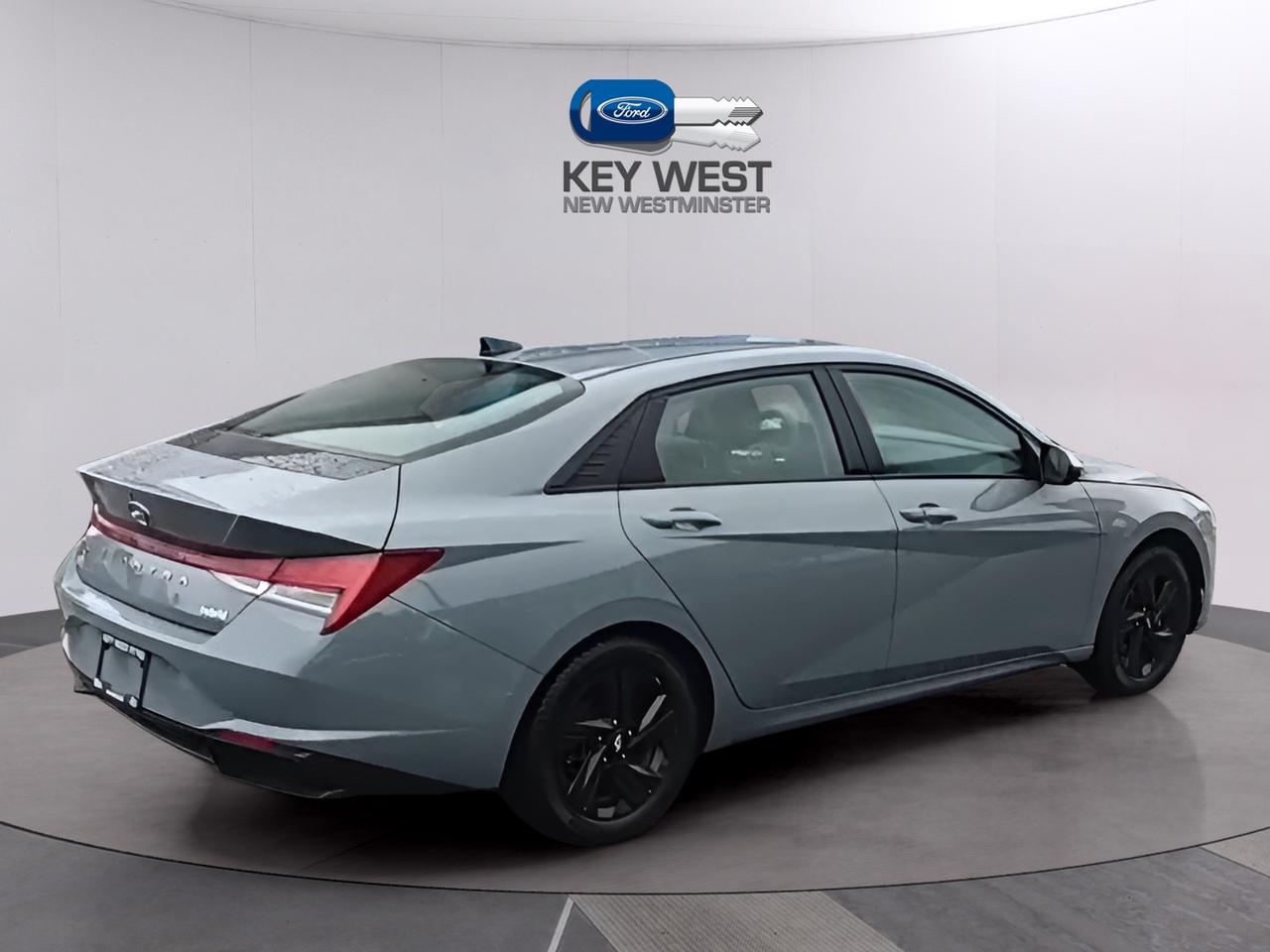 2022 Hyundai Elantra Hybrid  Photo4