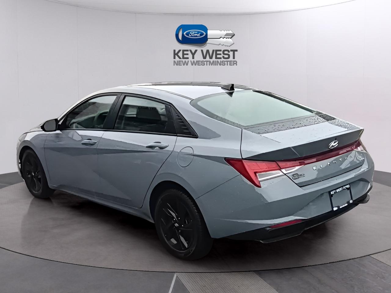 2022 Hyundai Elantra Hybrid  Photo2