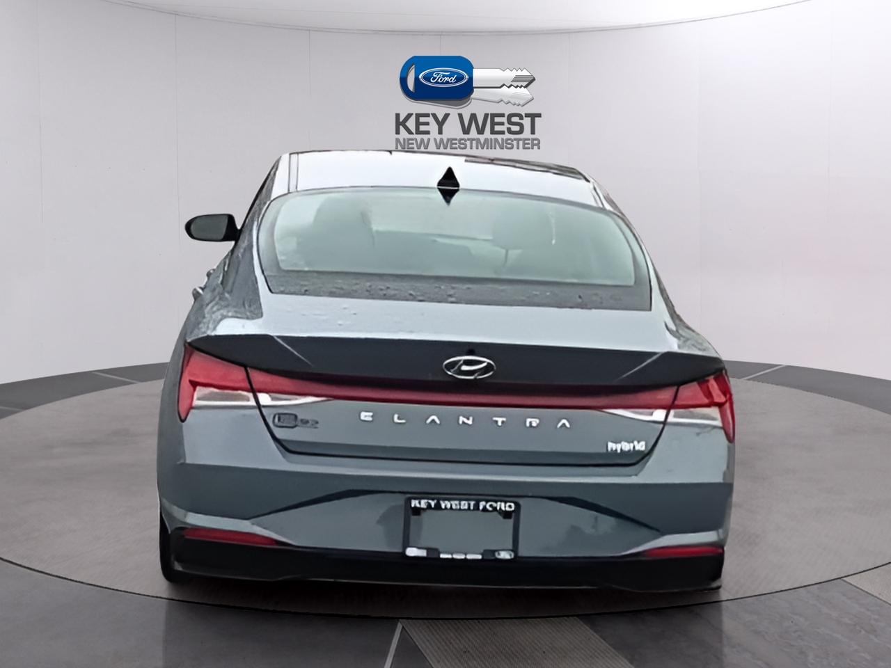 2022 Hyundai Elantra  Photo3