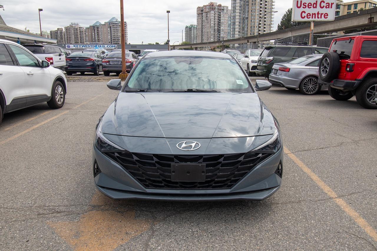 2022 Hyundai Elantra Preferred DCT Photo2