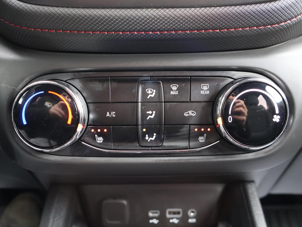 2023 Chevrolet TrailBlazer RS AWD *ACCIDENT FREE* CAMERA BLUETOOTH HEATED SEATS CRUISE ALLOYS Photo