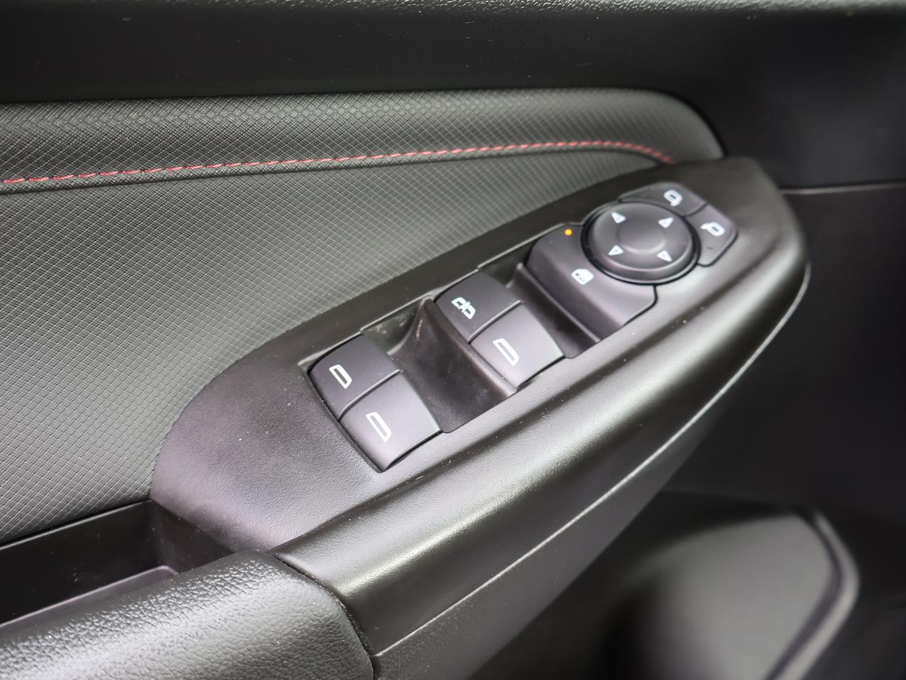 2023 Chevrolet TrailBlazer RS AWD *ACCIDENT FREE* CAMERA BLUETOOTH HEATED SEATS CRUISE ALLOYS Photo