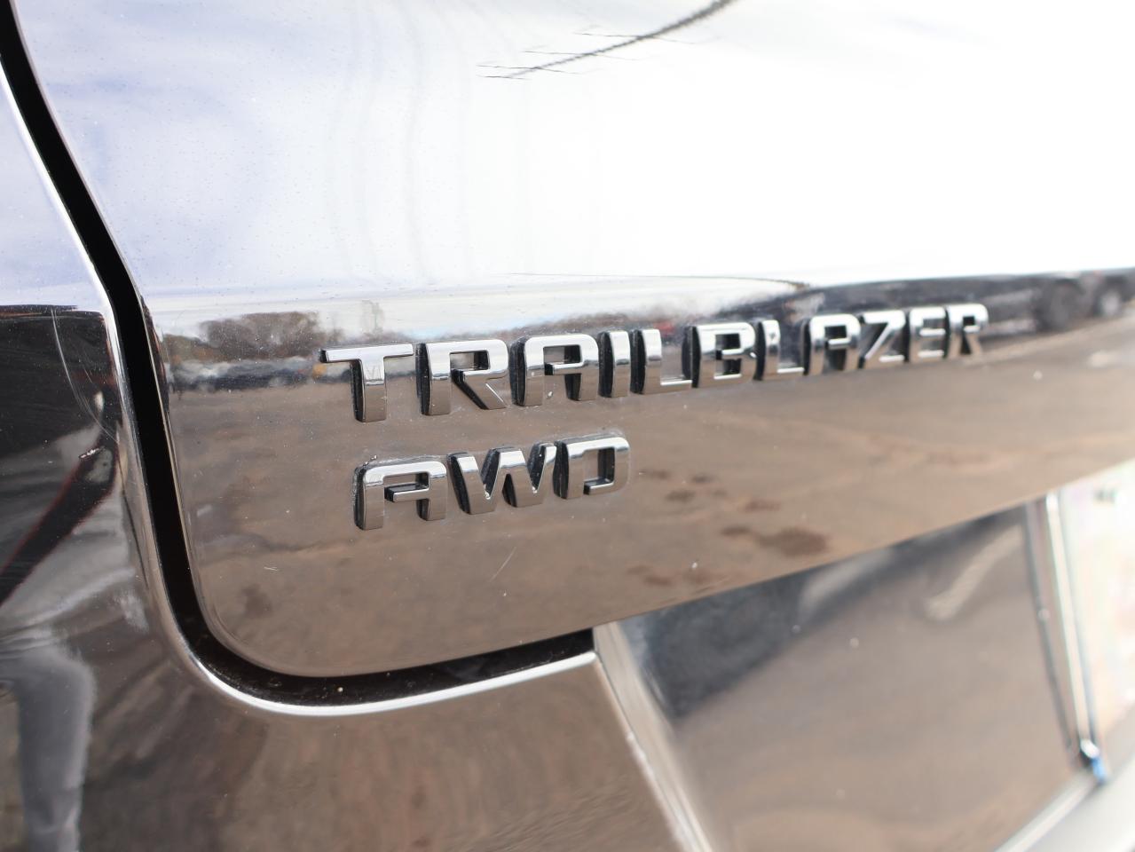 2023 Chevrolet TrailBlazer RS AWD *ACCIDENT FREE* CAMERA BLUETOOTH HEATED SEATS CRUISE ALLOYS Photo