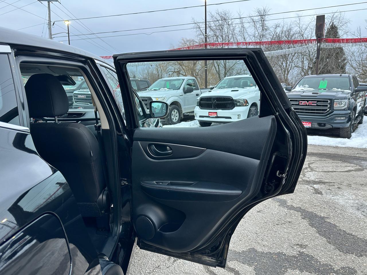 2020 Nissan Qashqai S AWD HTD-Cloth AndroidAuto RemStart BackupCam XM Photo