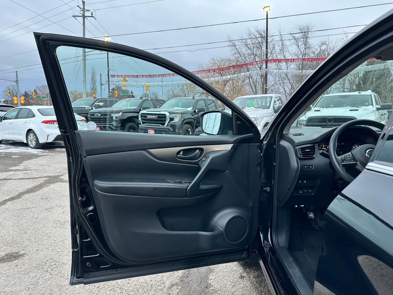 2020 Nissan Qashqai S AWD HTD-Cloth AndroidAuto RemStart BackupCam XM Photo