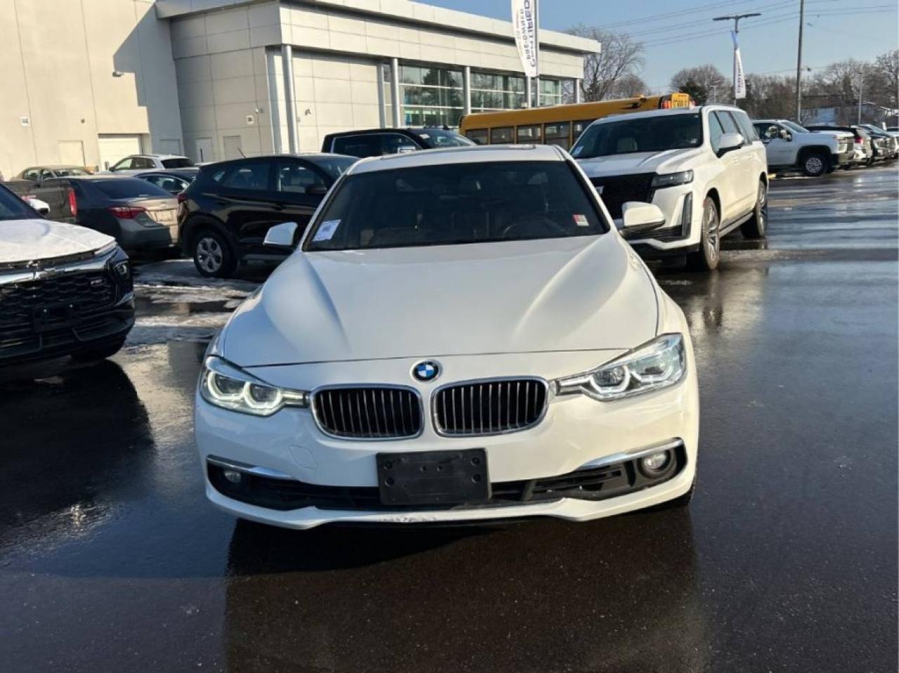 2017 BMW 3 Series * AWD * 330I XDRIVE Photo