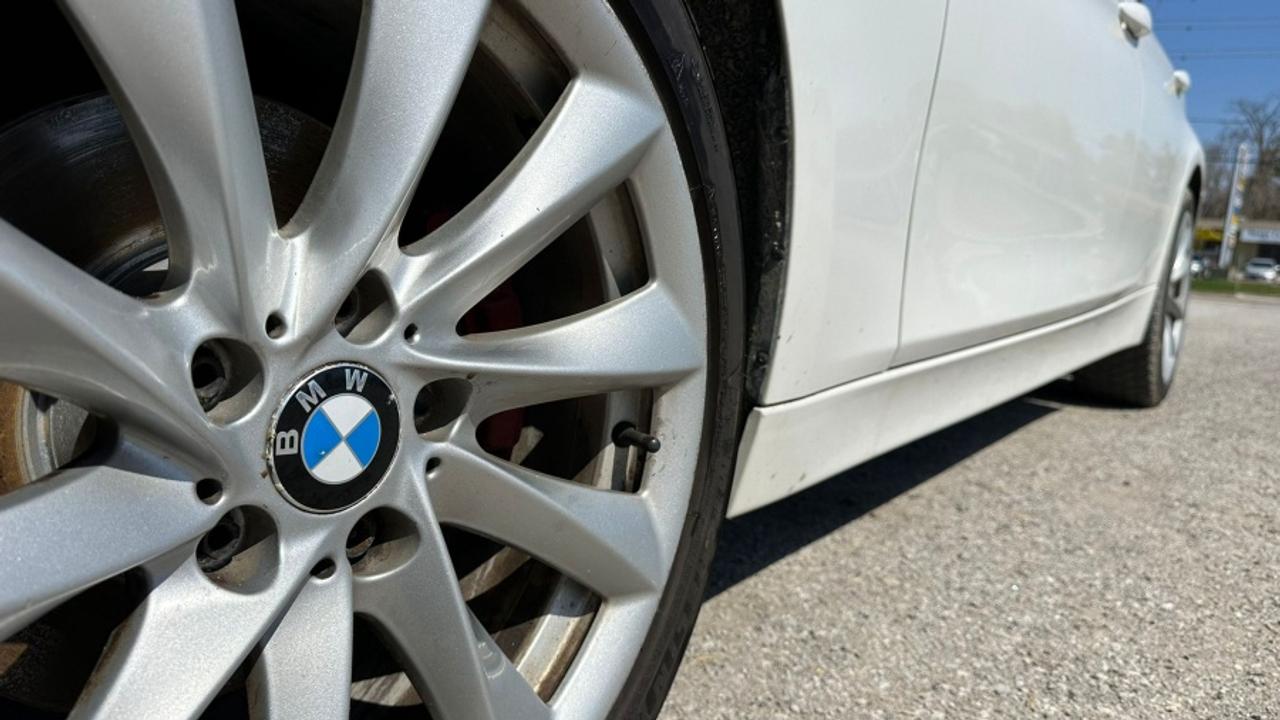 2017 BMW 3 Series * AWD * 330I XDRIVE Photo