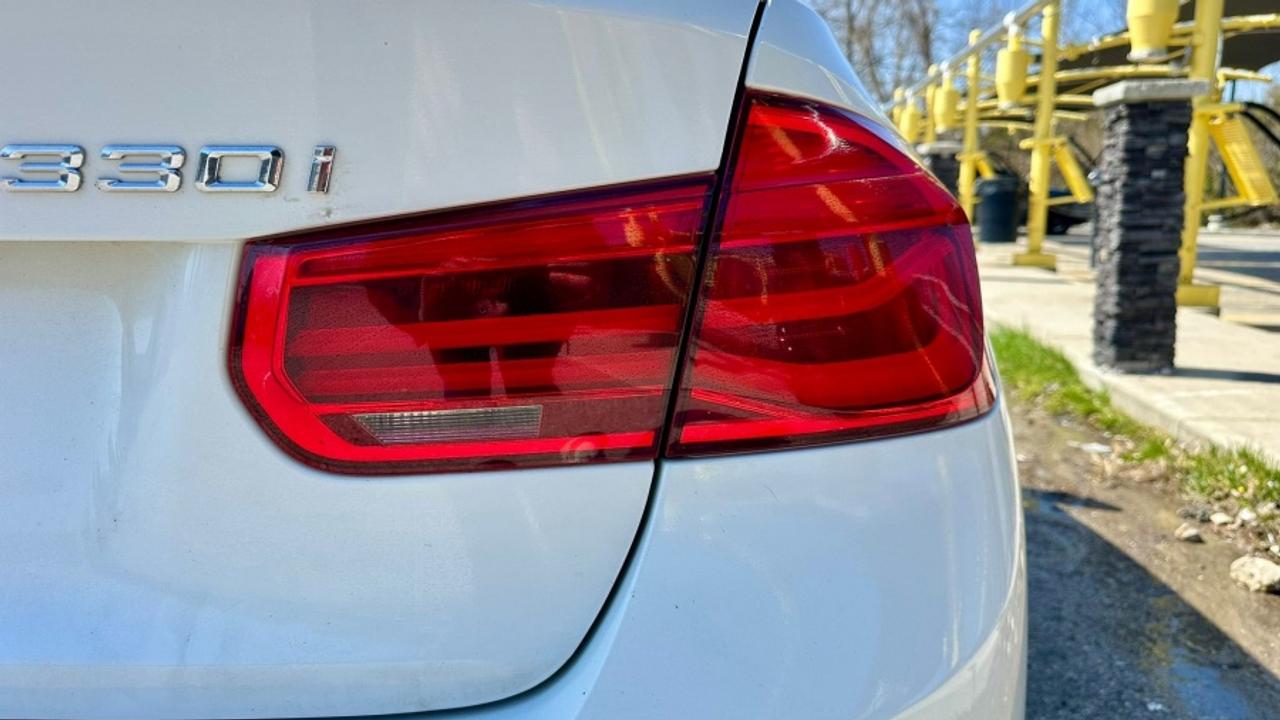 2017 BMW 3 Series * AWD * 330I XDRIVE Photo