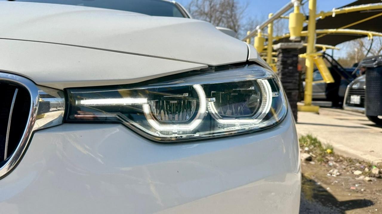 2017 BMW 3 Series * AWD * 330I XDRIVE Photo