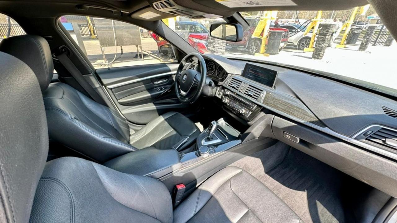 2017 BMW 3 Series * AWD * 330I XDRIVE Photo
