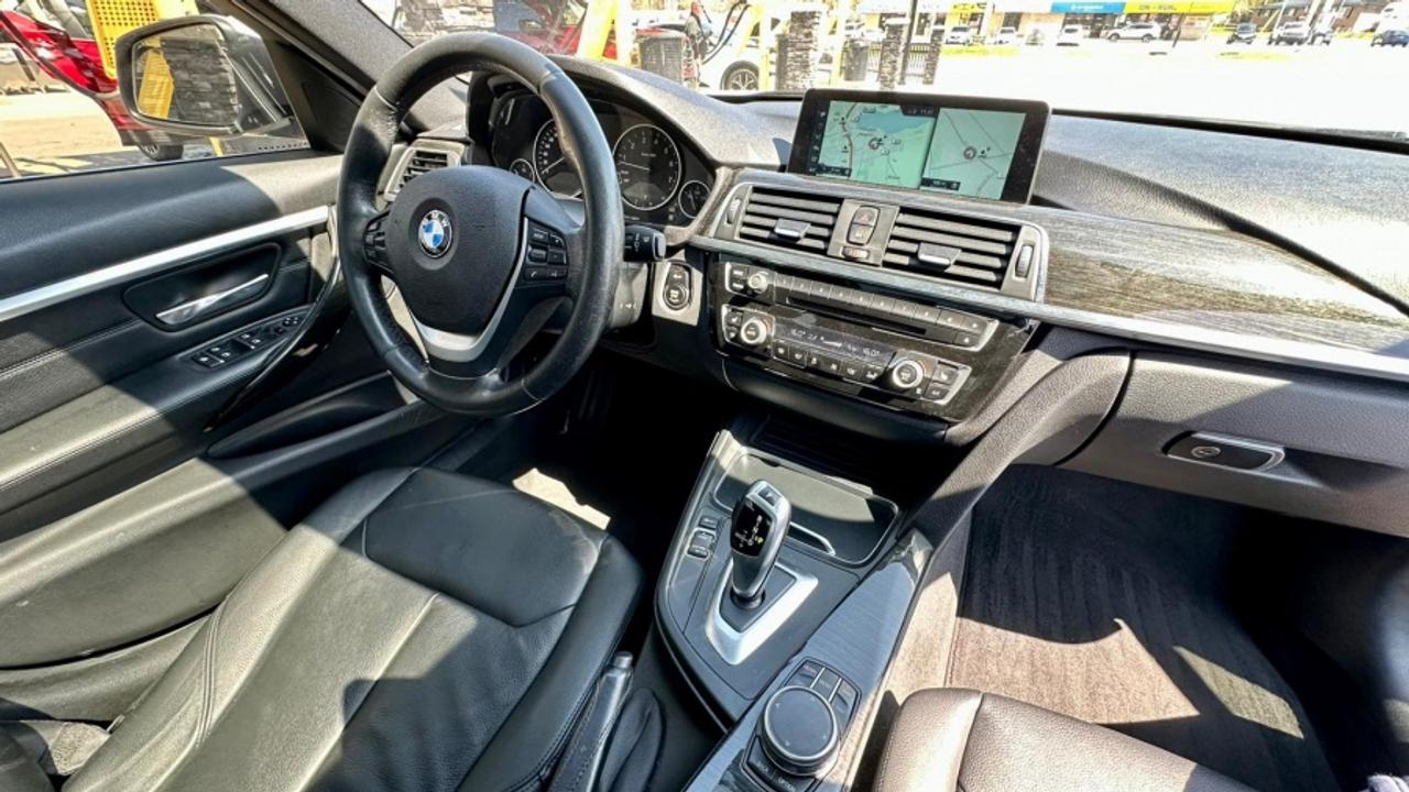 2017 BMW 3 Series * AWD * 330I XDRIVE Photo