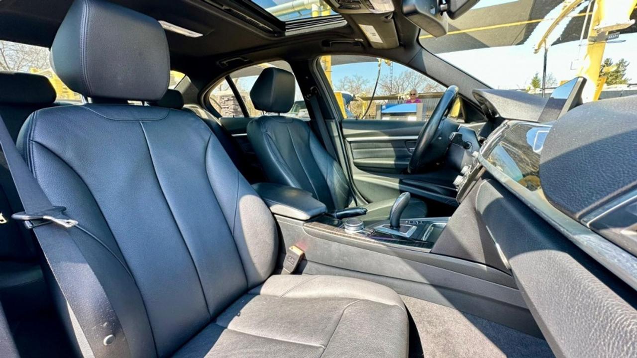 2017 BMW 3 Series * AWD * 330I XDRIVE Photo
