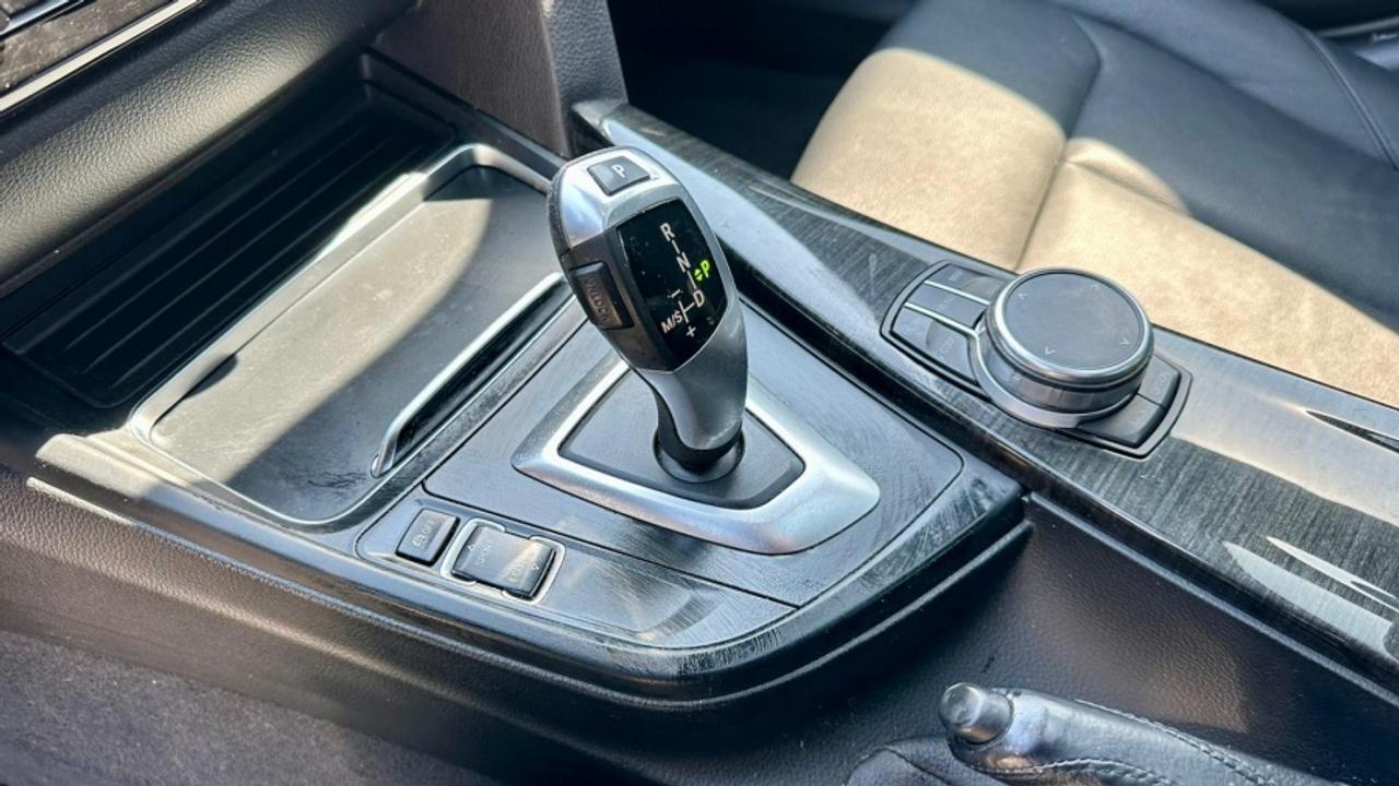 2017 BMW 3 Series * AWD * 330I XDRIVE Photo