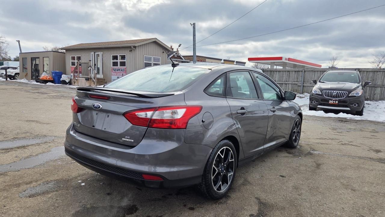 2014 Ford Focus SE Photo4