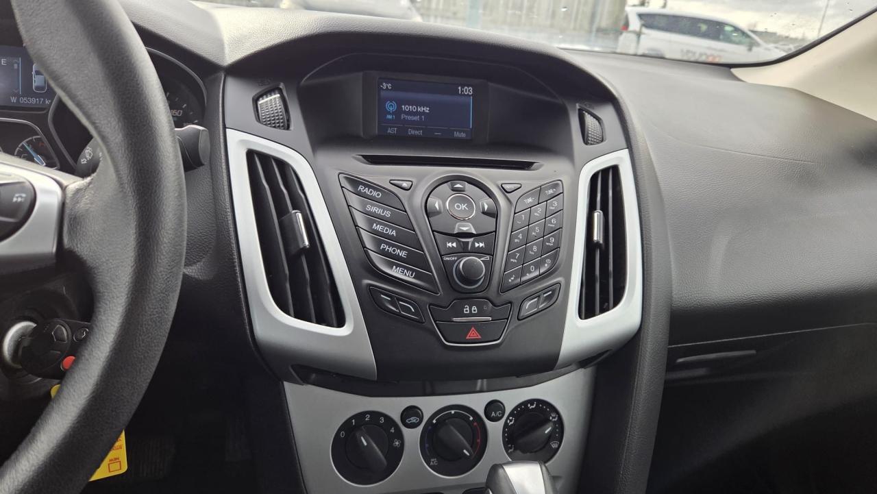 2014 Ford Focus SE Photo