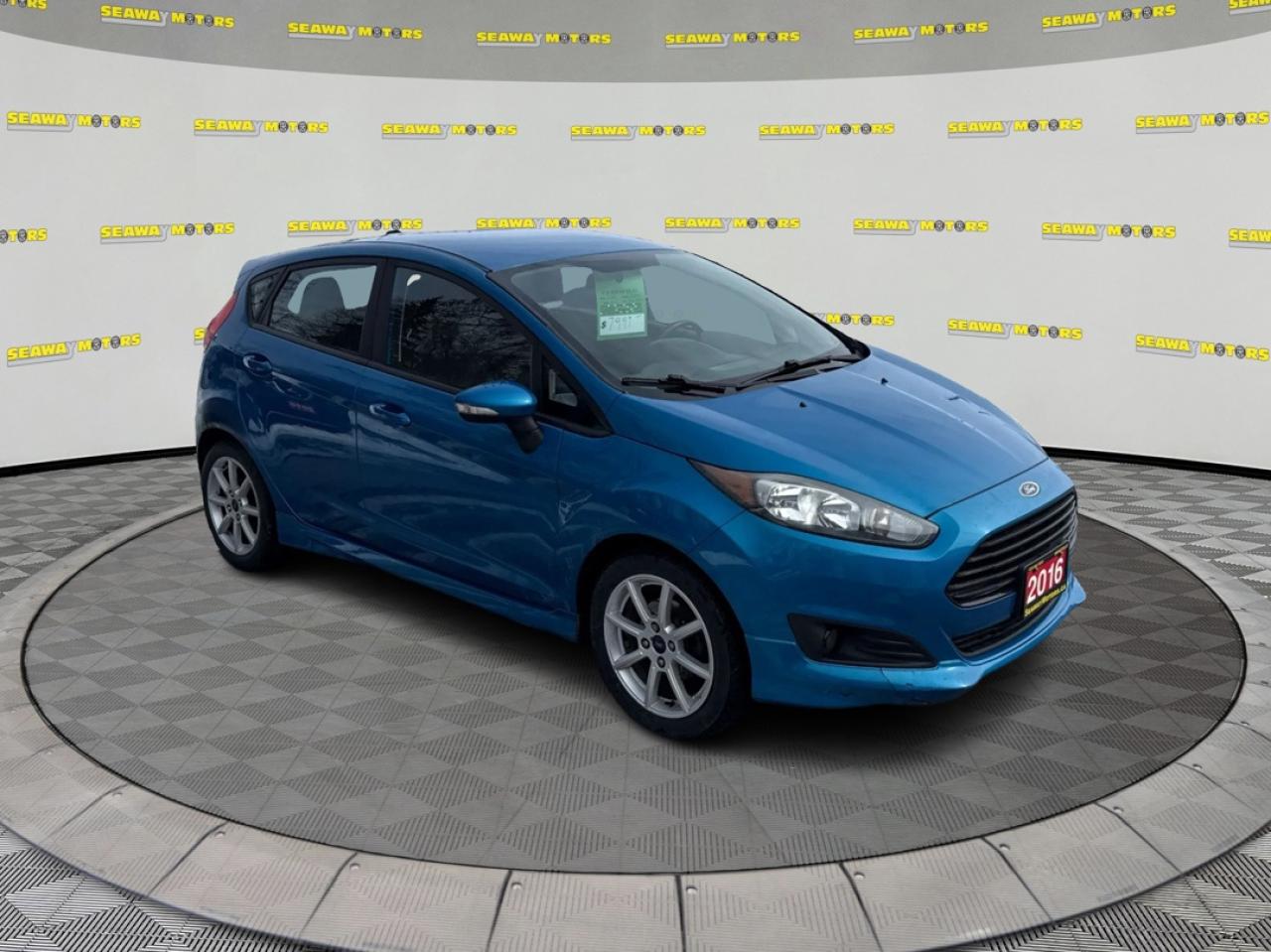 2016 Ford Fiesta SE - Photo #1