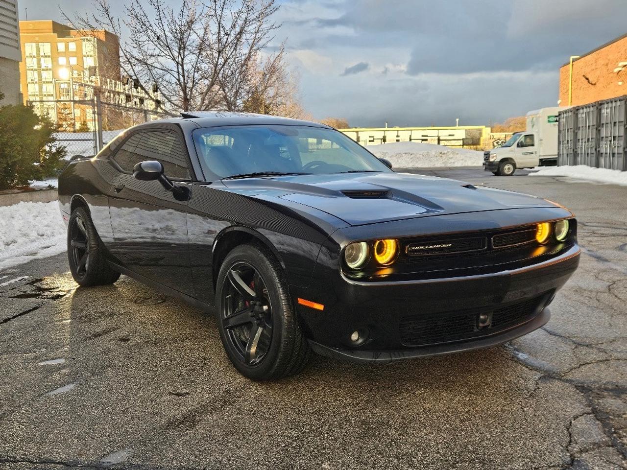 2020 Dodge Challenger SXT PLUS-NAVI-SUNROOF-LEATHER-LOADED-CLEAN CARFAX Photo