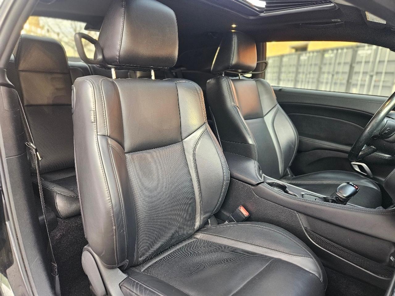 2020 Dodge Challenger SXT PLUS-NAVI-SUNROOF-LEATHER-LOADED-CLEAN CARFAX Photo
