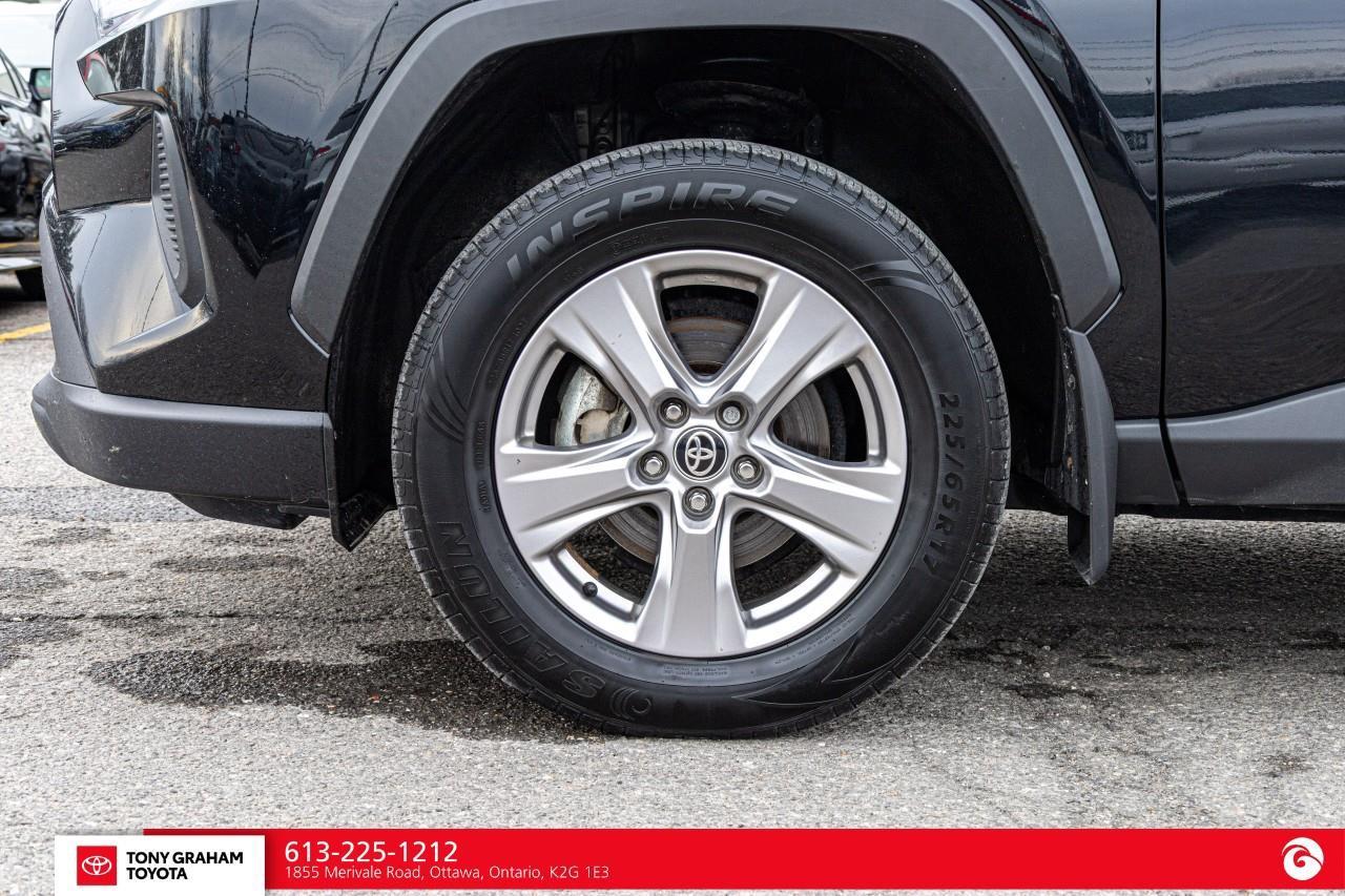 2024 Toyota RAV4 XLE Photo