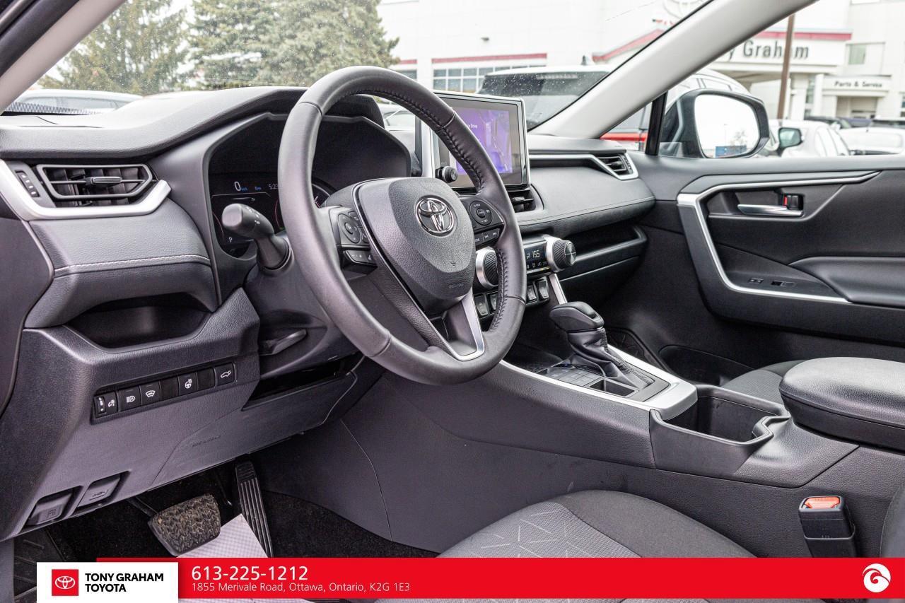 2024 Toyota RAV4 XLE Photo
