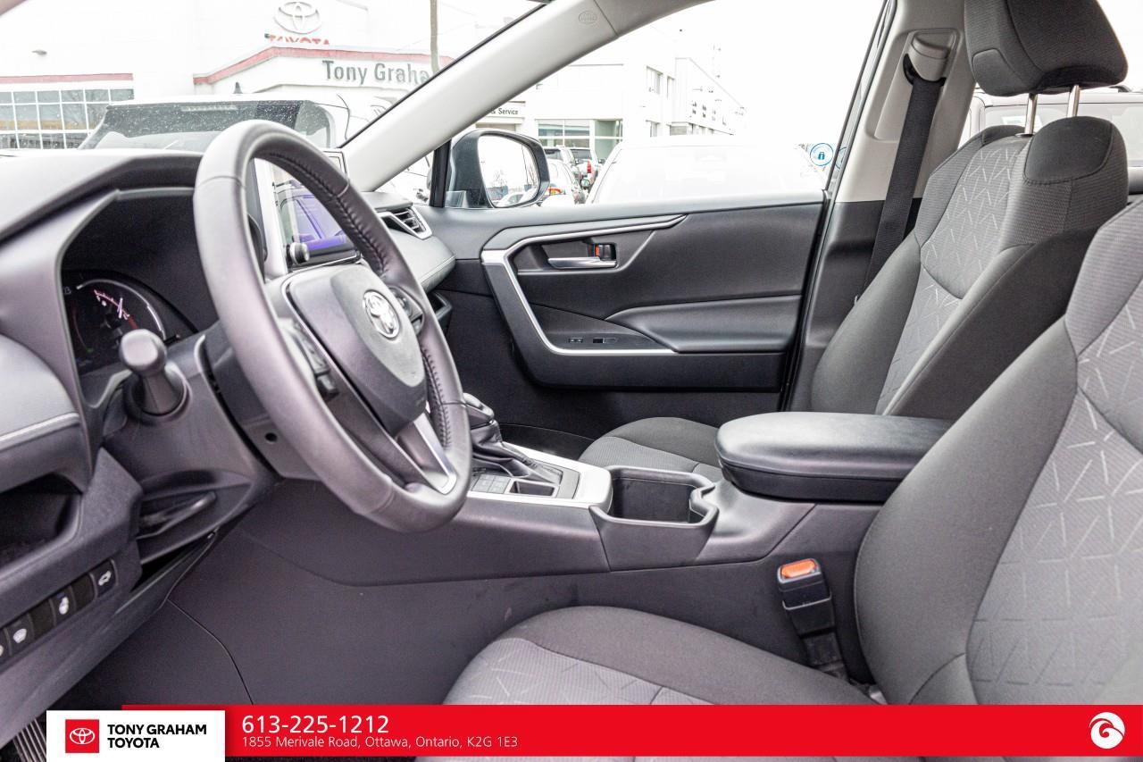 2024 Toyota RAV4 XLE Photo