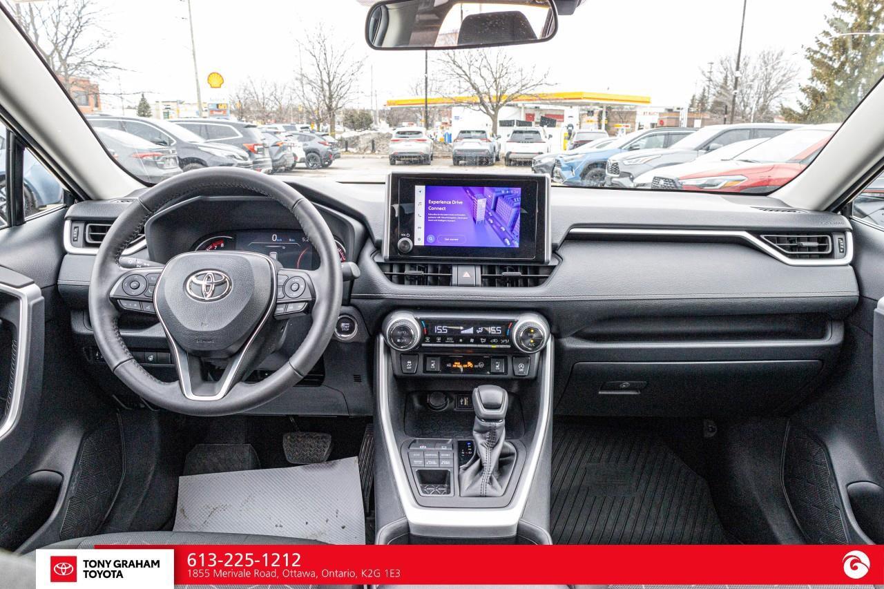 2024 Toyota RAV4 XLE Photo