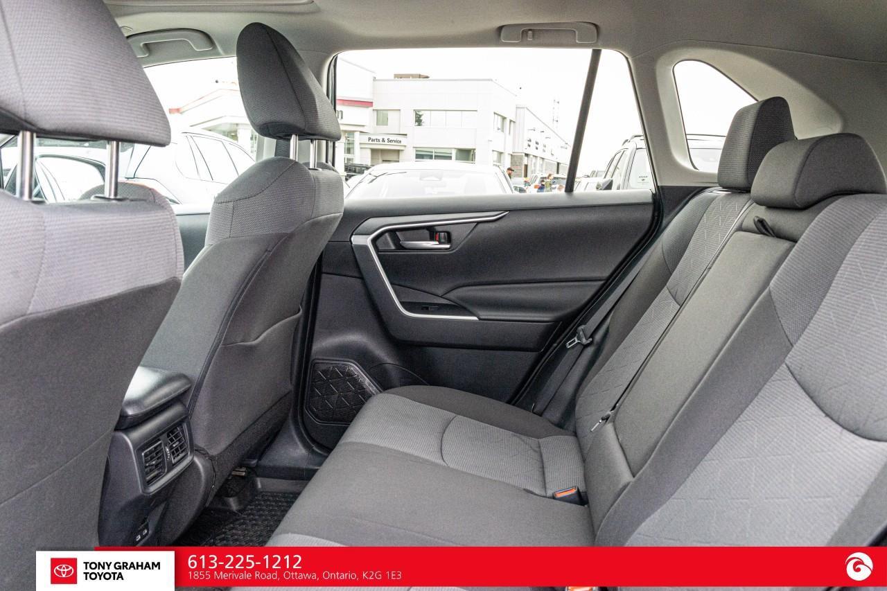 2024 Toyota RAV4 XLE Photo