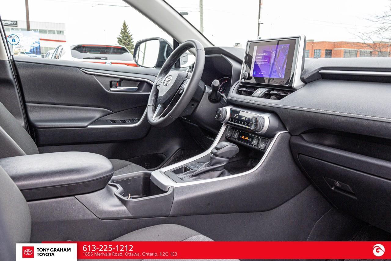2024 Toyota RAV4 XLE Photo