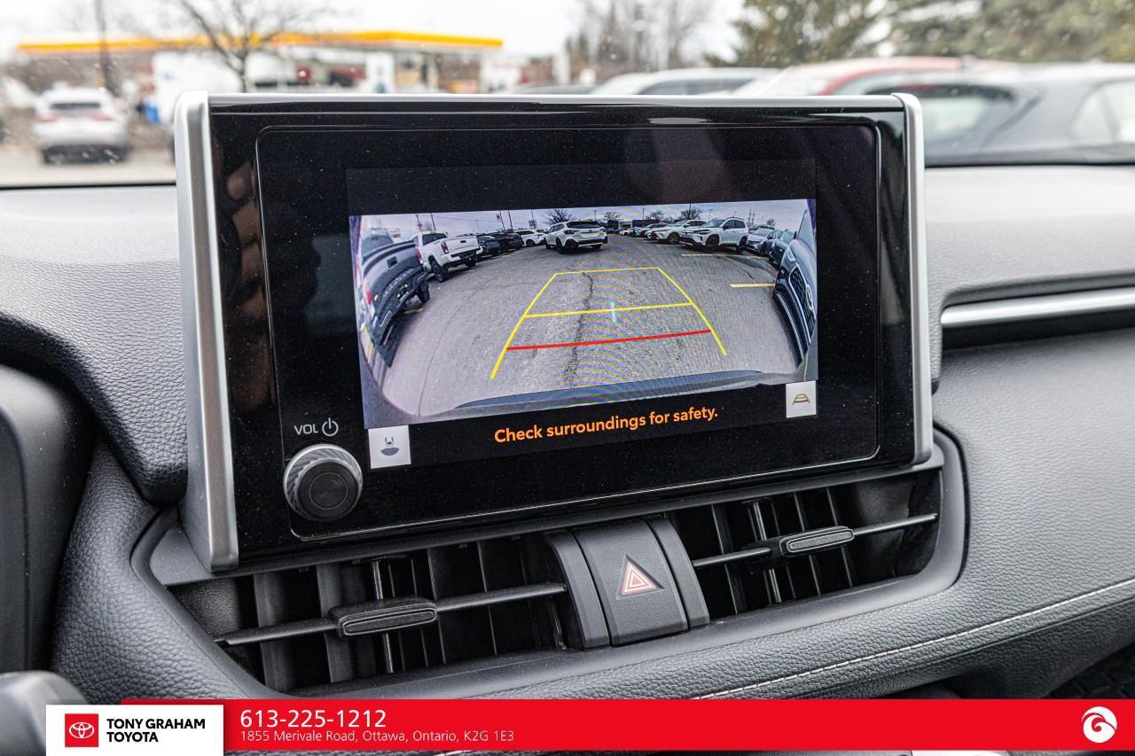 2024 Toyota RAV4 XLE Photo