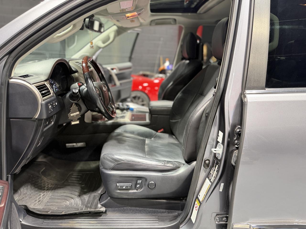 2015 Lexus GX 460 4WD 4dr Premium Photo