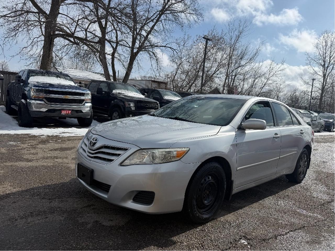 2011 Toyota Camry  Photo2