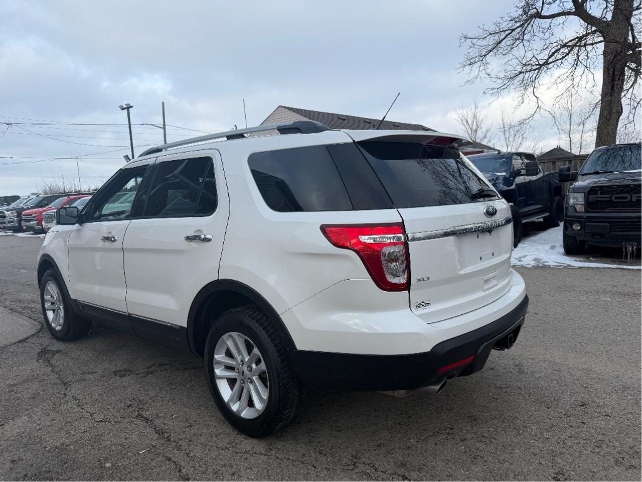 2014 Ford Explorer XLT | 4WD | Clean CARFAX Photo4