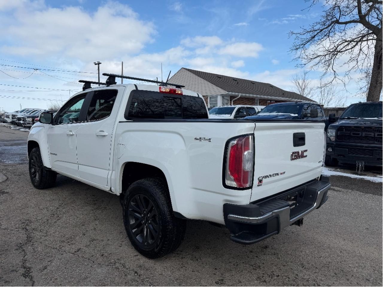 2020 GMC Canyon SLE | 4WD | Clean CARFAX Photo4