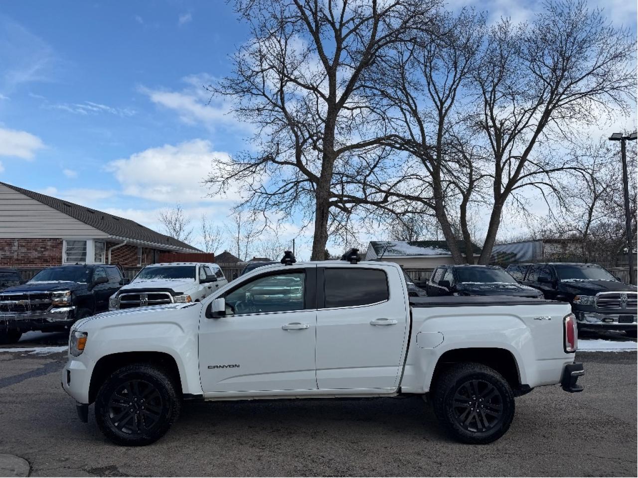 2020 GMC Canyon SLE | 4WD | Clean CARFAX Photo3