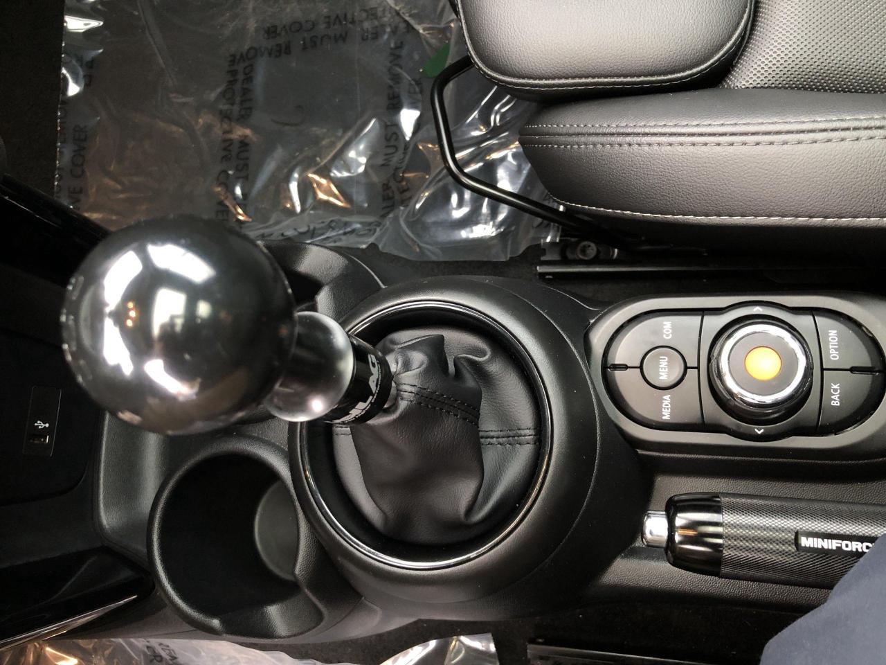 2022 MINI 3 Door John Cooper Works 6SPD, JCW, LEATHER, PAN. ROOF, H Photo